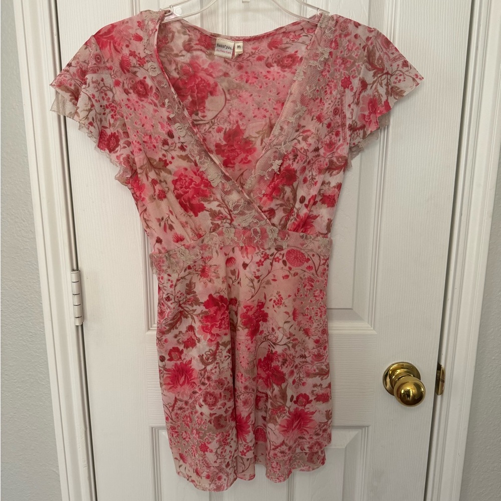 Sweet Pea blouse with lace trim
